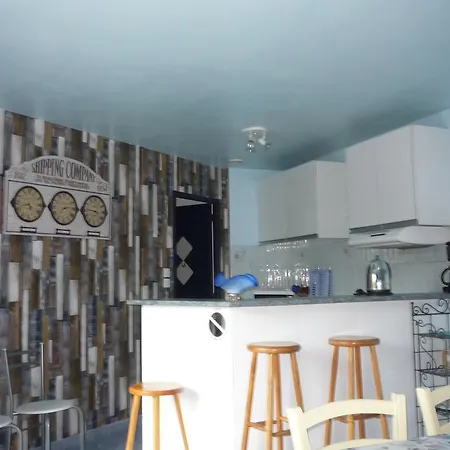 Le Clos Des Pins Сasa de vacaciones *